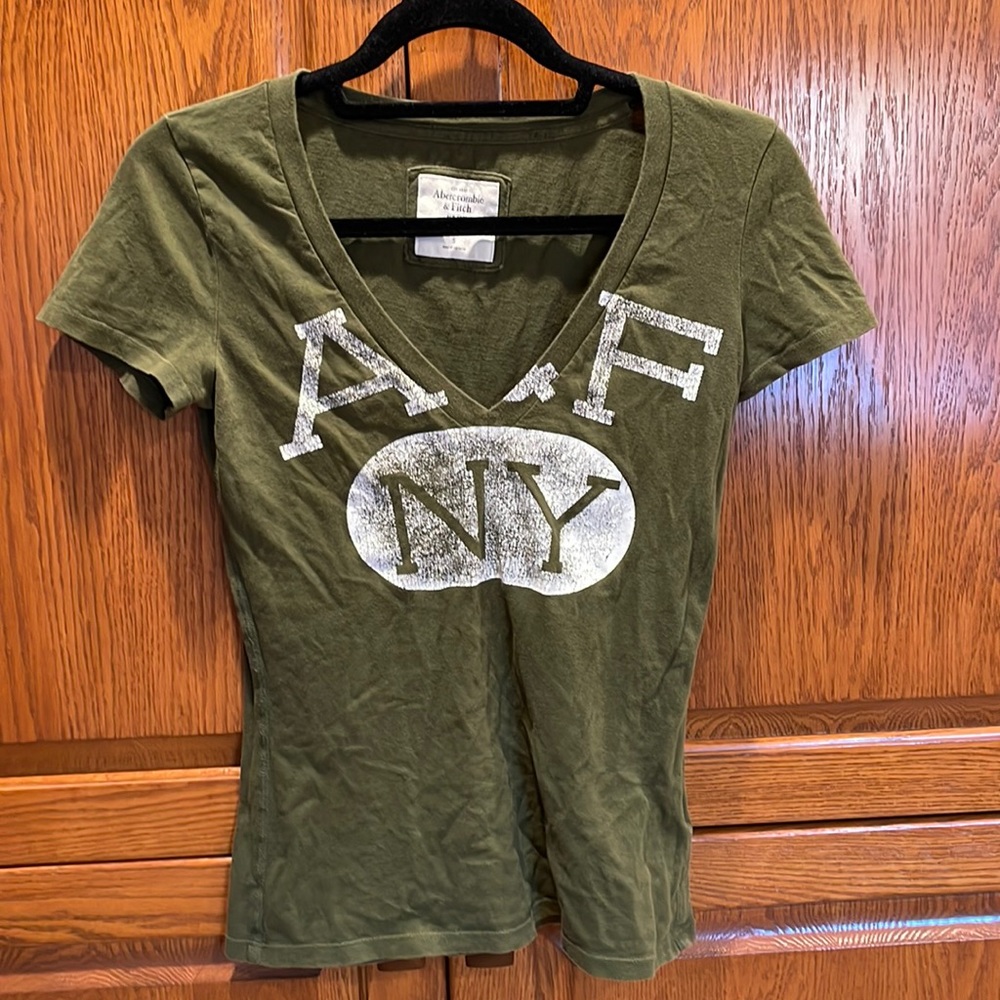 Abercrombie and Fitch size S forest green t-shirt